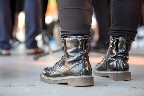 Bottines femme : style, confort et tendances 2025